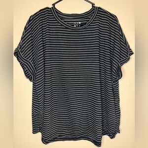 Casual Black and White Striped Short Sleeve Tee